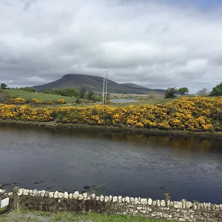 לינה וארוחת בוקר Western Greenway