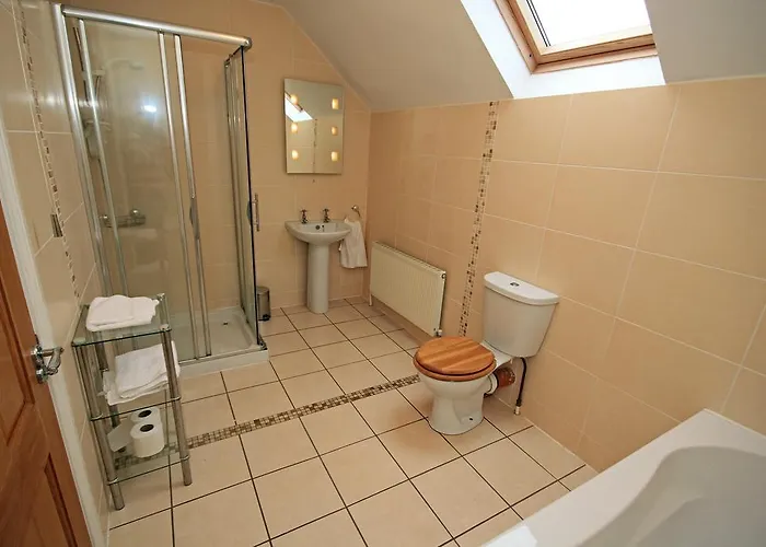 Alojamento de Acomodação e Pequeno-almoço Western Greenway 3*