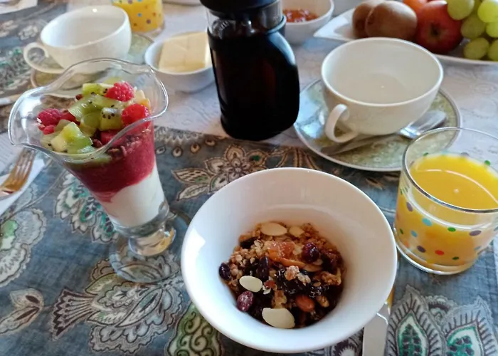 Alojamento de Acomodação e Pequeno-almoço Western Greenway 3*